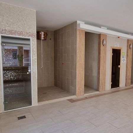 Relax Wellness Studio Hajduszoboszlo Apartment Luaran gambar