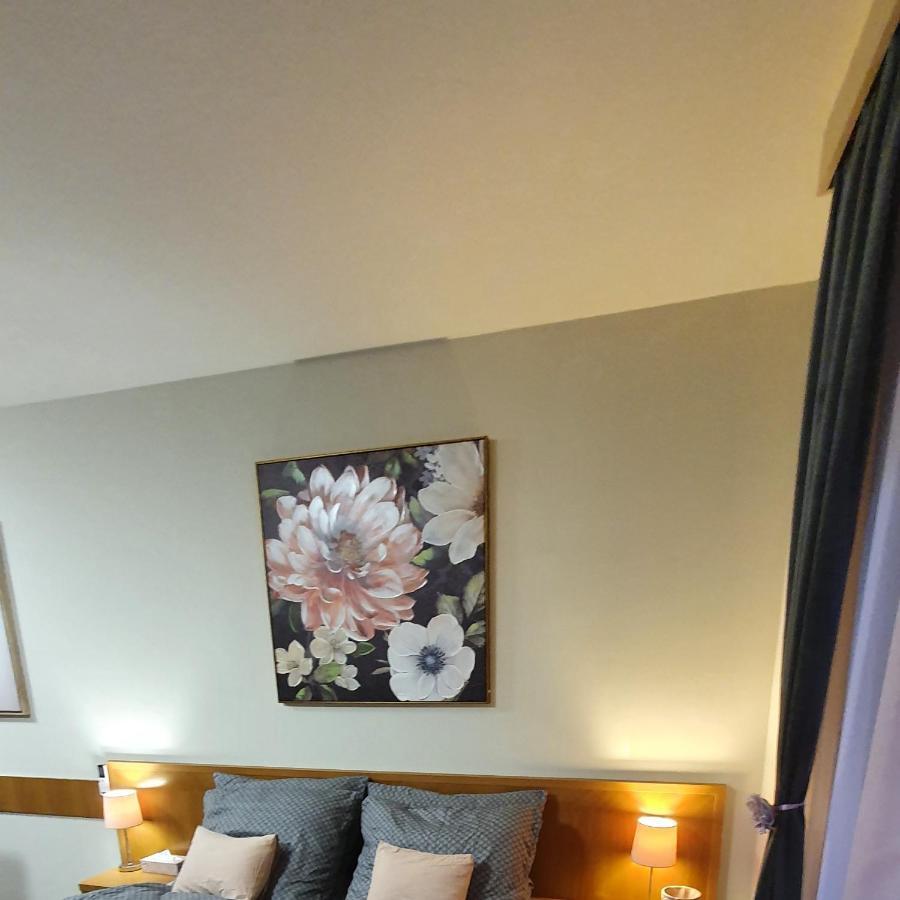 Relax Wellness Studio Hajduszoboszlo Apartment Luaran gambar