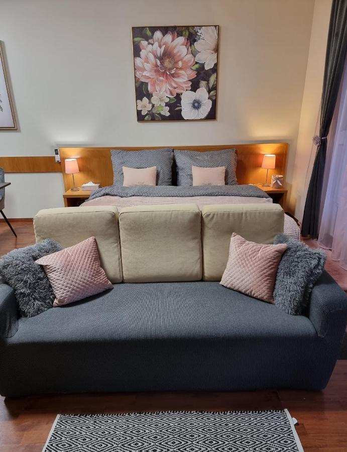 Relax Wellness Studio Hajduszoboszlo Apartment Luaran gambar