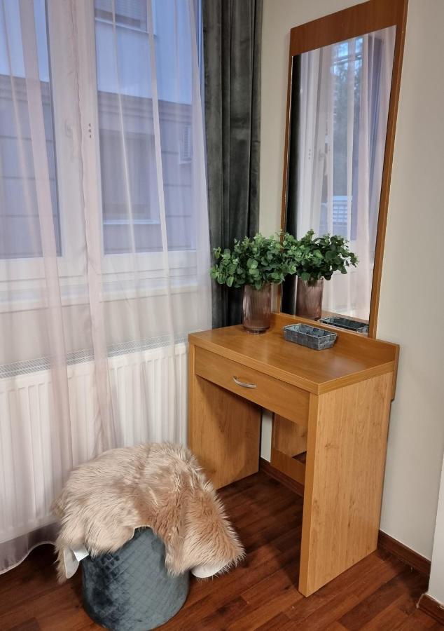 Relax Wellness Studio Hajduszoboszlo Apartment Luaran gambar