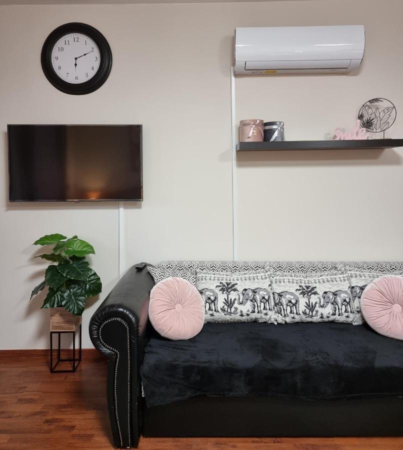 Relax Wellness Studio Hajduszoboszlo Apartment Luaran gambar