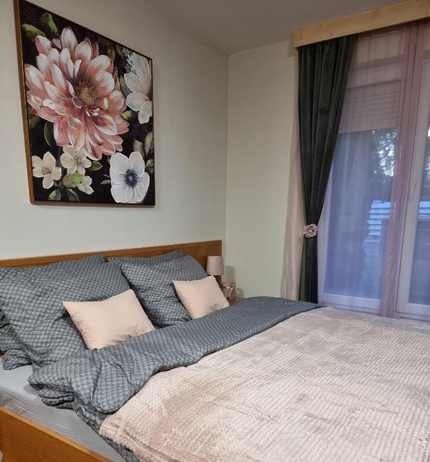 Relax Wellness Studio Hajduszoboszlo Apartment Luaran gambar